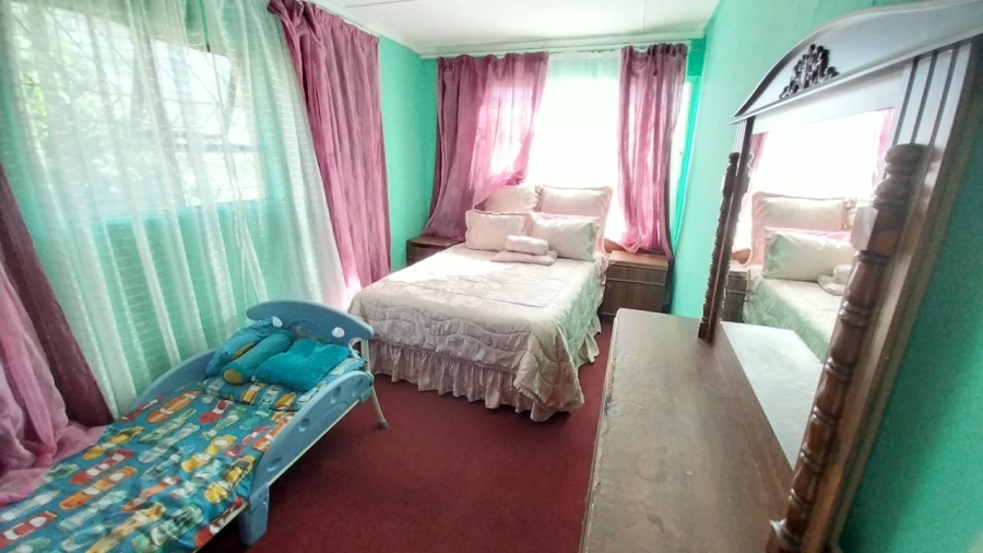 8 Bedroom Property for Sale in Greenfields Eastern Cape